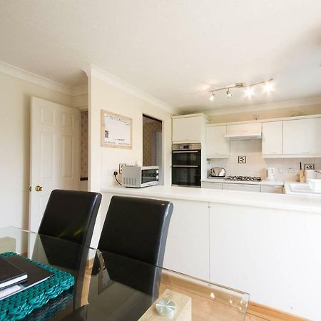 Spacious House, Sleeps 7 People Reading Exteriör bild