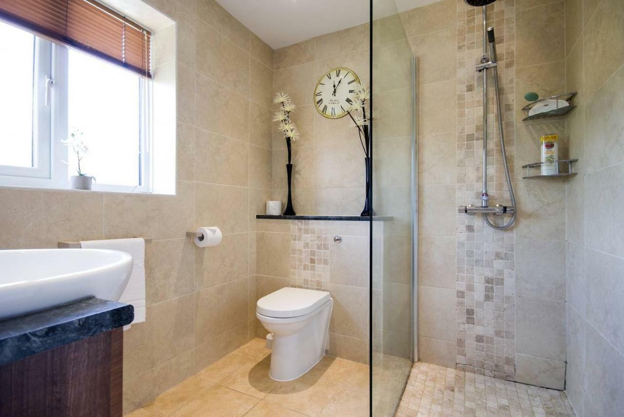 Spacious House, Sleeps 7 People Reading Exteriör bild