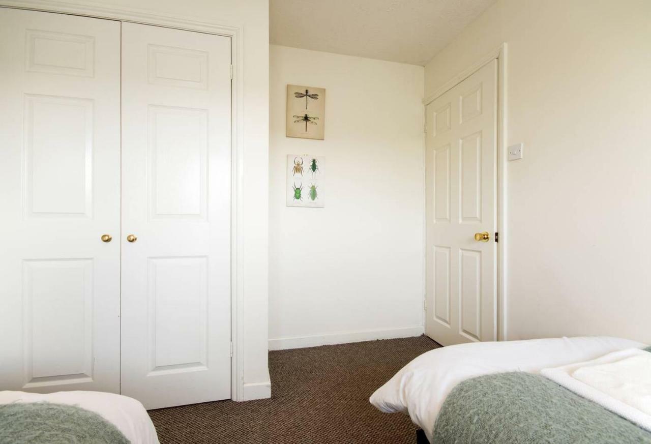 Spacious House, Sleeps 7 People Reading Exteriör bild