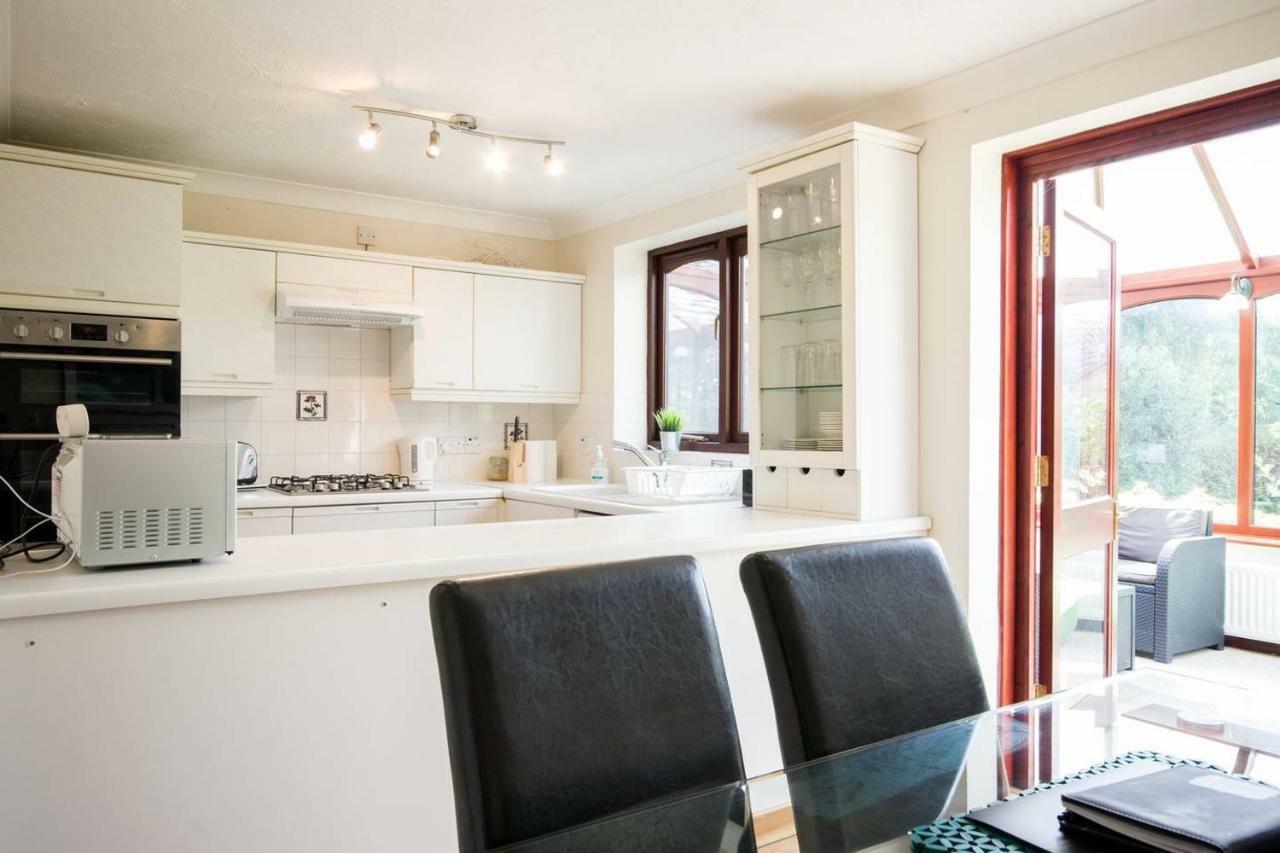 Spacious House, Sleeps 7 People Reading Exteriör bild