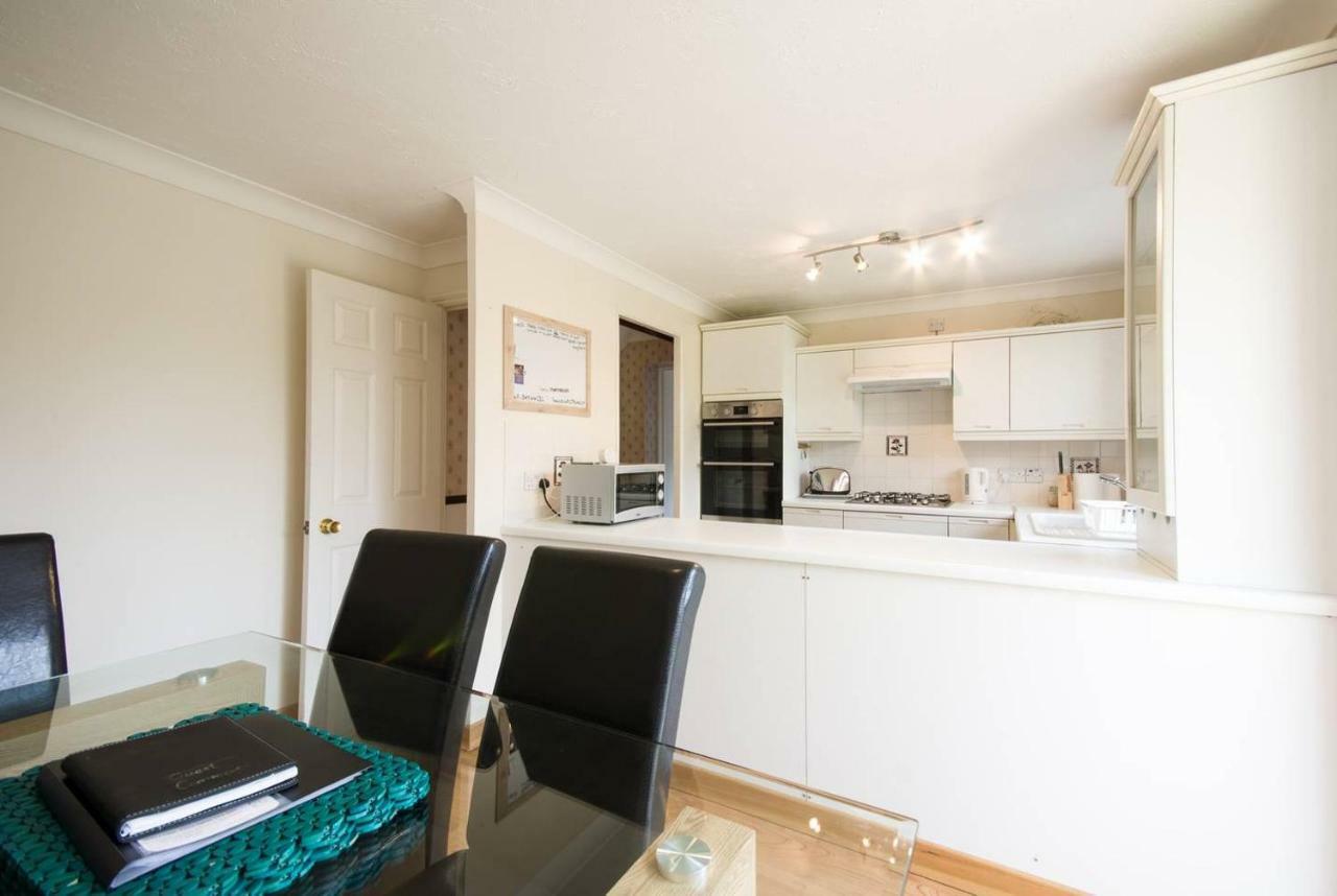 Spacious House, Sleeps 7 People Reading Exteriör bild